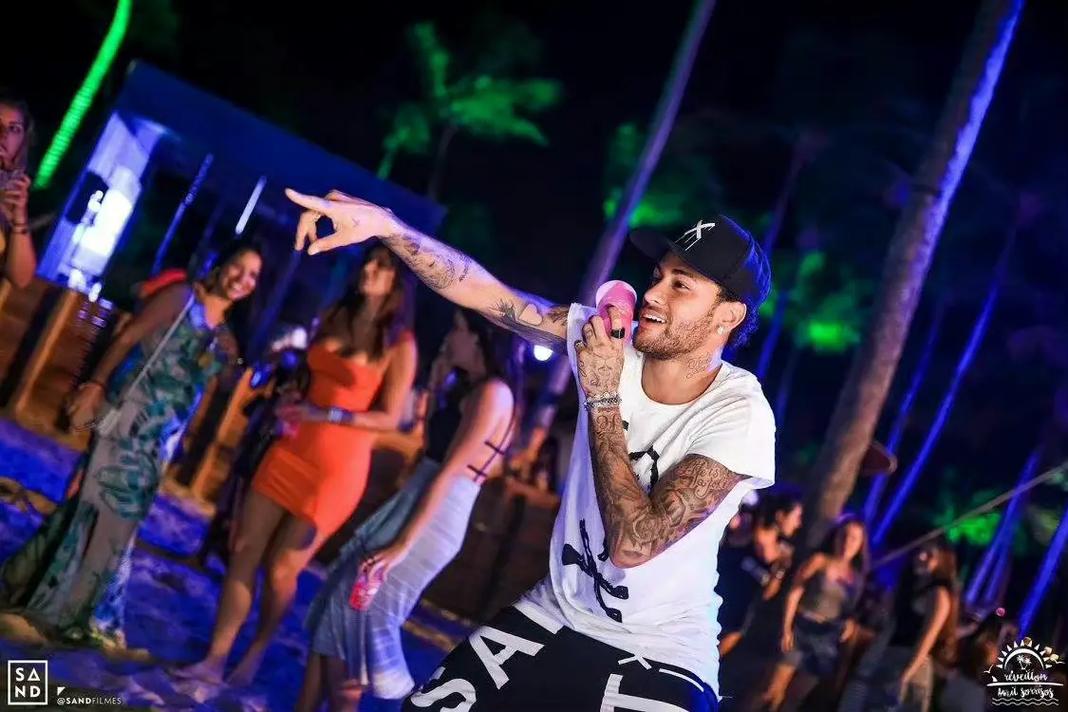 重罚将至？萨拉赫被移出大名单无缘战国米 自爆那一刻起结局已注定（重罚在即？萨拉赫遭撤名单无缘战国米，自曝一刻起结局已定）