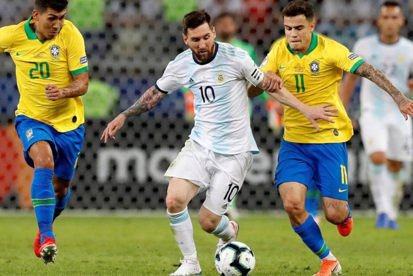 我晒干了沉默！河南后卫周缘德晒与网红田一名合影（打破沉默！河南后卫周缘德晒与网红田一名合影）