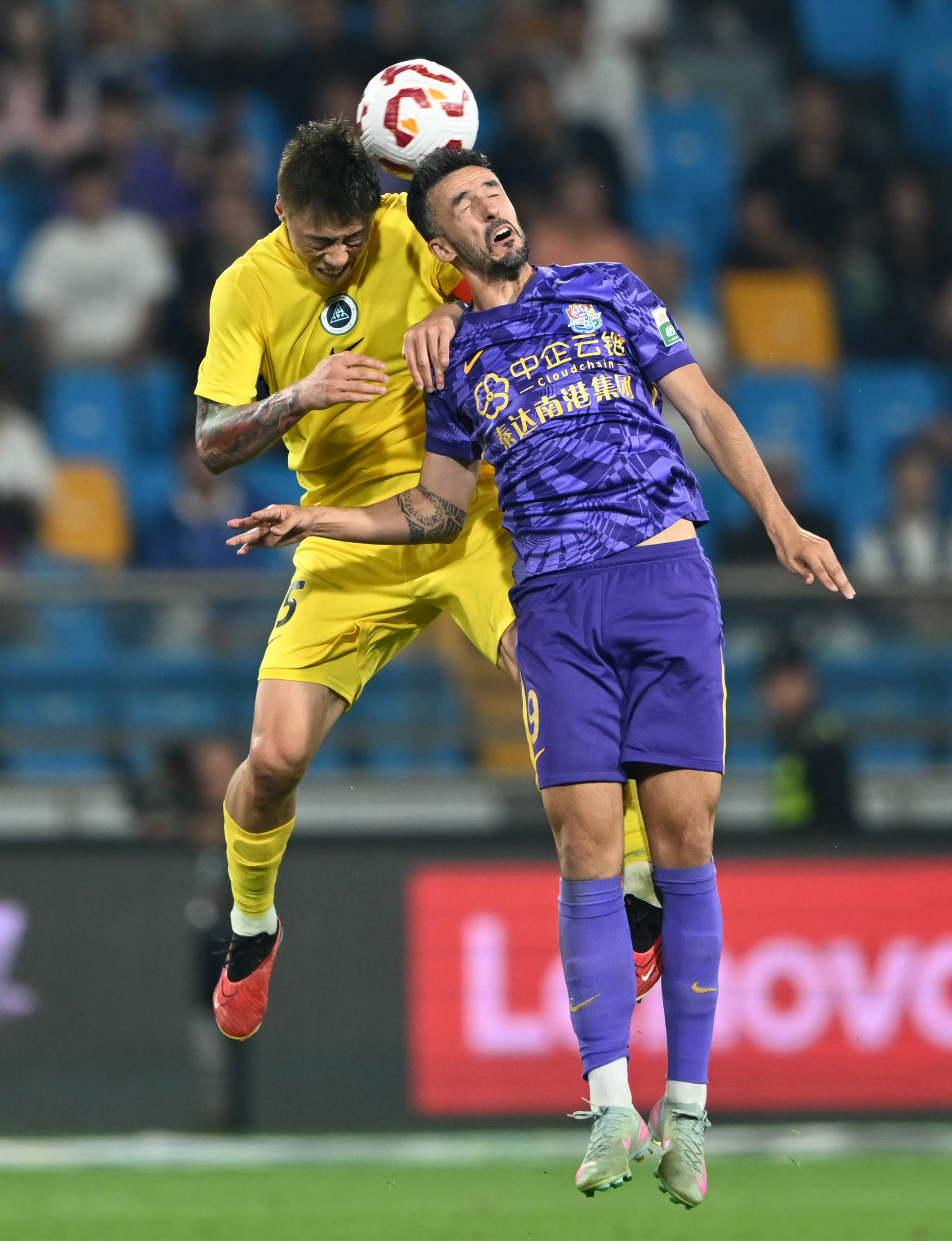 臭名远扬，黄潜球迷在社媒创建“不要帕尔特伊”的标签（争议延烧，黄潜球迷在社媒发起“拒绝帕尔特伊”标签）