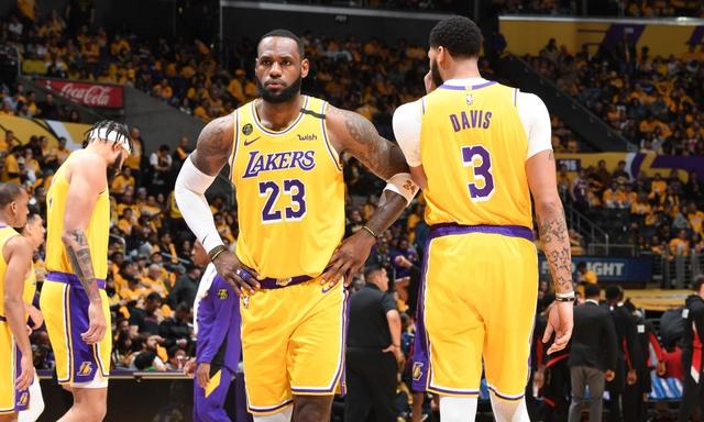 莱万：失去袖标很难过，但感受到了球迷的爱；不恨普罗别日（莱万：失去队长袖标虽难过，却感受到球迷的爱；对普罗别日无怨）