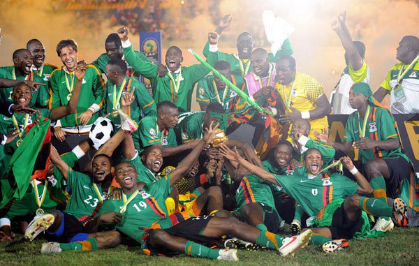 卡洛斯：C罗是所有球员的榜样；相比小罗我更爱去大罗的派对（卡洛斯：C罗堪称球员标杆；相比小罗，我更爱参加大罗的派对）