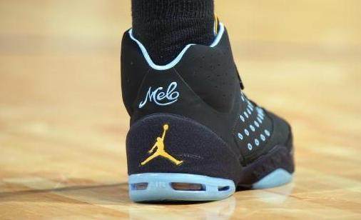 阿斯：皇马董事会仍信任阿隆索，但西超杯将是其未来关键之战（阿斯：皇马高层继续信任阿隆索，西超杯将成其前景关键考验）