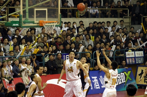 荷兰女国脚罗尔德公开谈论与女友恋情，两人曾因亲密照片受批评（荷兰女足国脚罗尔德谈与女友恋情：亲密合照曾惹争议）