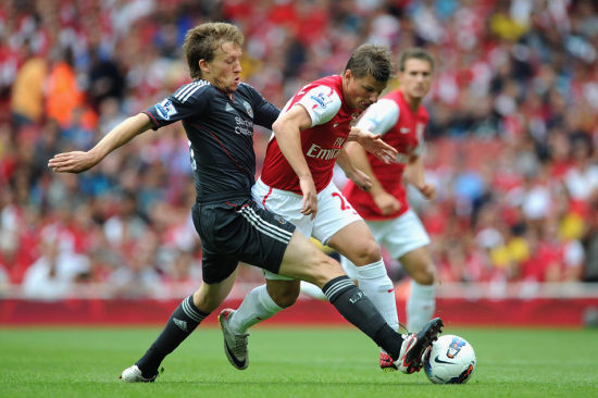 西甲战报：塔雷加乌龙，杜罗绝平，瓦伦西亚1-1平塞维利亚（西甲：塔雷加自摆乌龙，杜罗读秒救主，瓦伦西亚1-1战平塞维利亚）