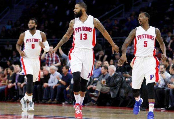 真任骏飞接班人！广东新星两战打服球迷 杜锋新赛季必重用（广东新星两战征服球迷，任骏飞接班人浮出水面，杜锋新季必重用）